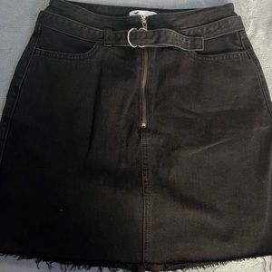 Ultra high-rise skirt